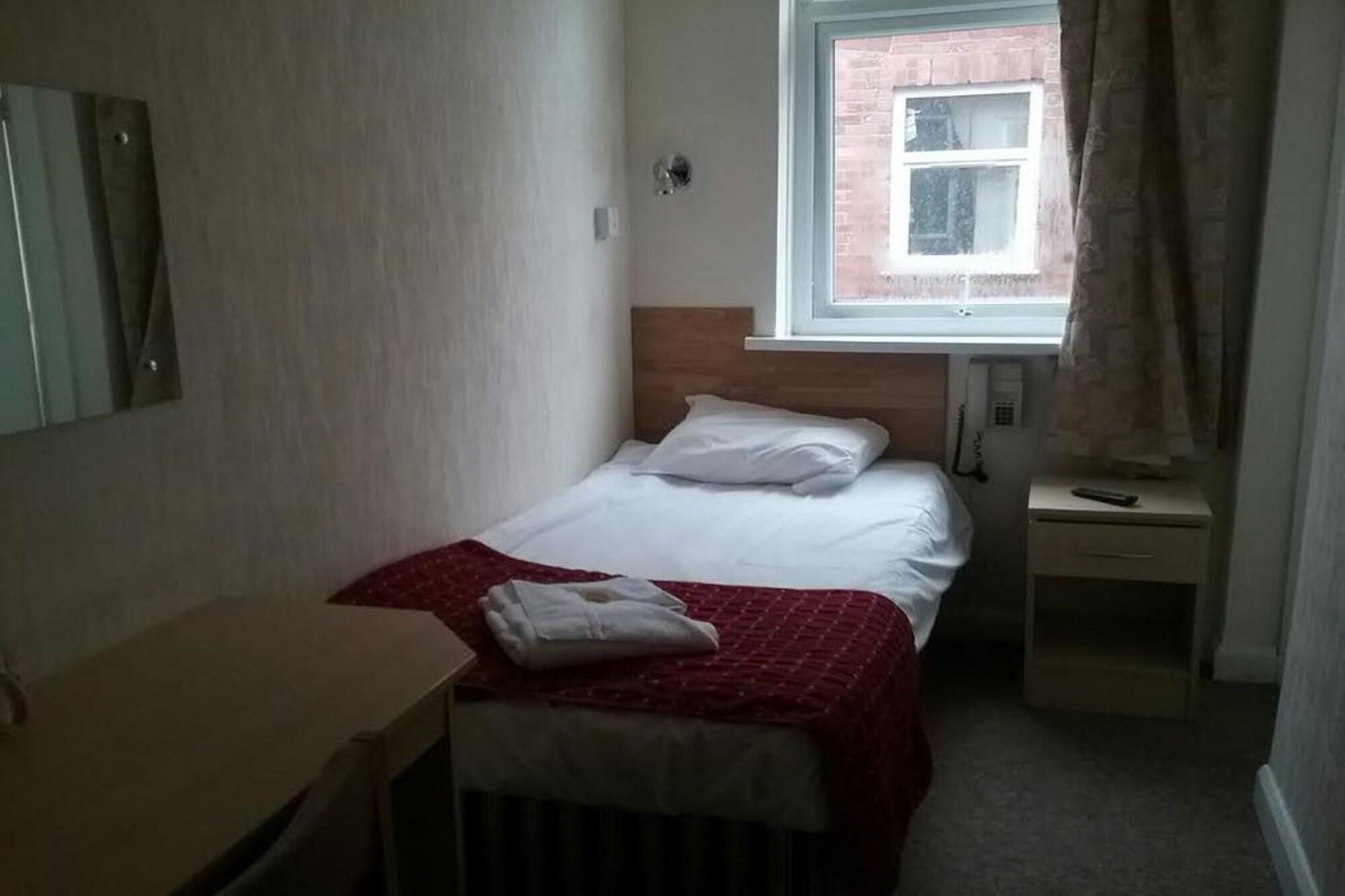 Star Hotel, South Лестър Екстериор снимка