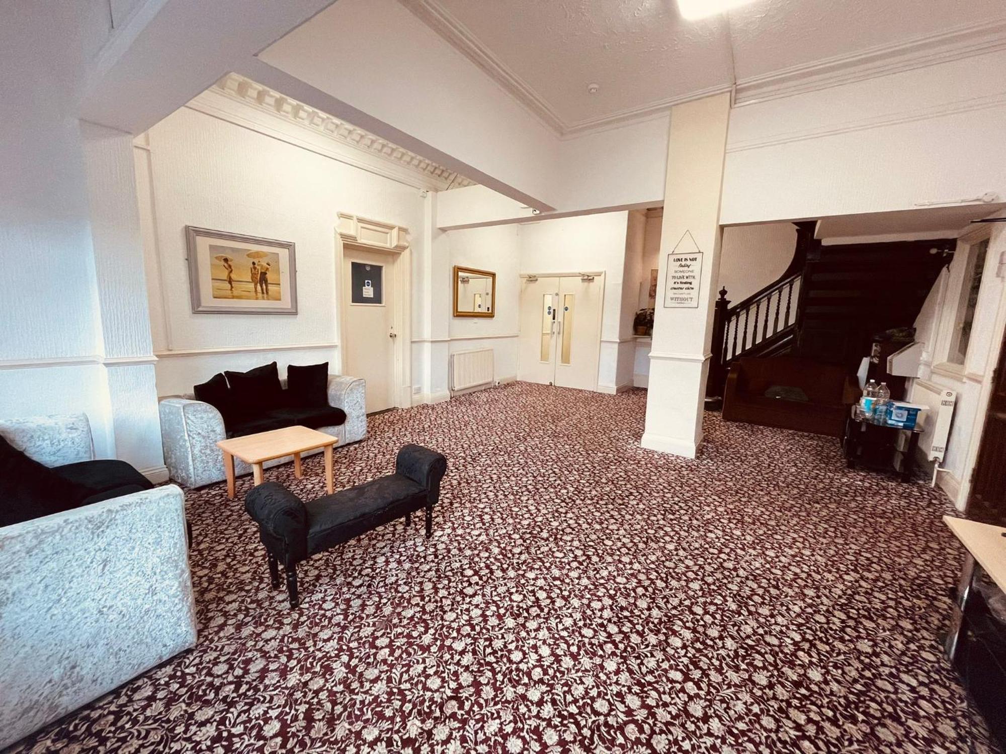 Star Hotel, South Лестър Екстериор снимка
