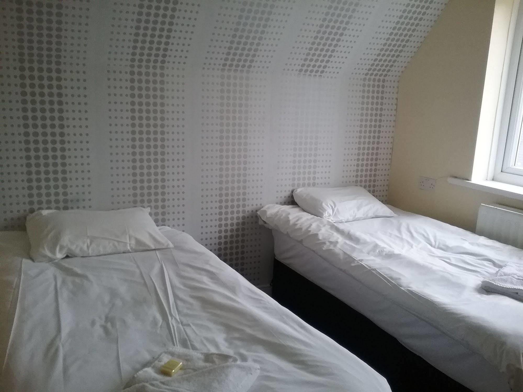 Star Hotel, South Лестър Екстериор снимка